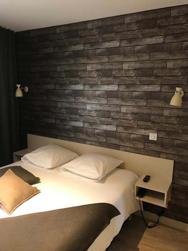 שרול Hotel Du Lion D'Or מראה חיצוני תמונה