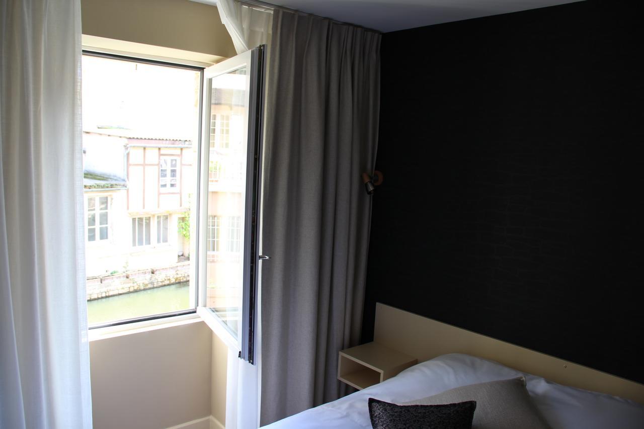 שרול Hotel Du Lion D'Or מראה חיצוני תמונה